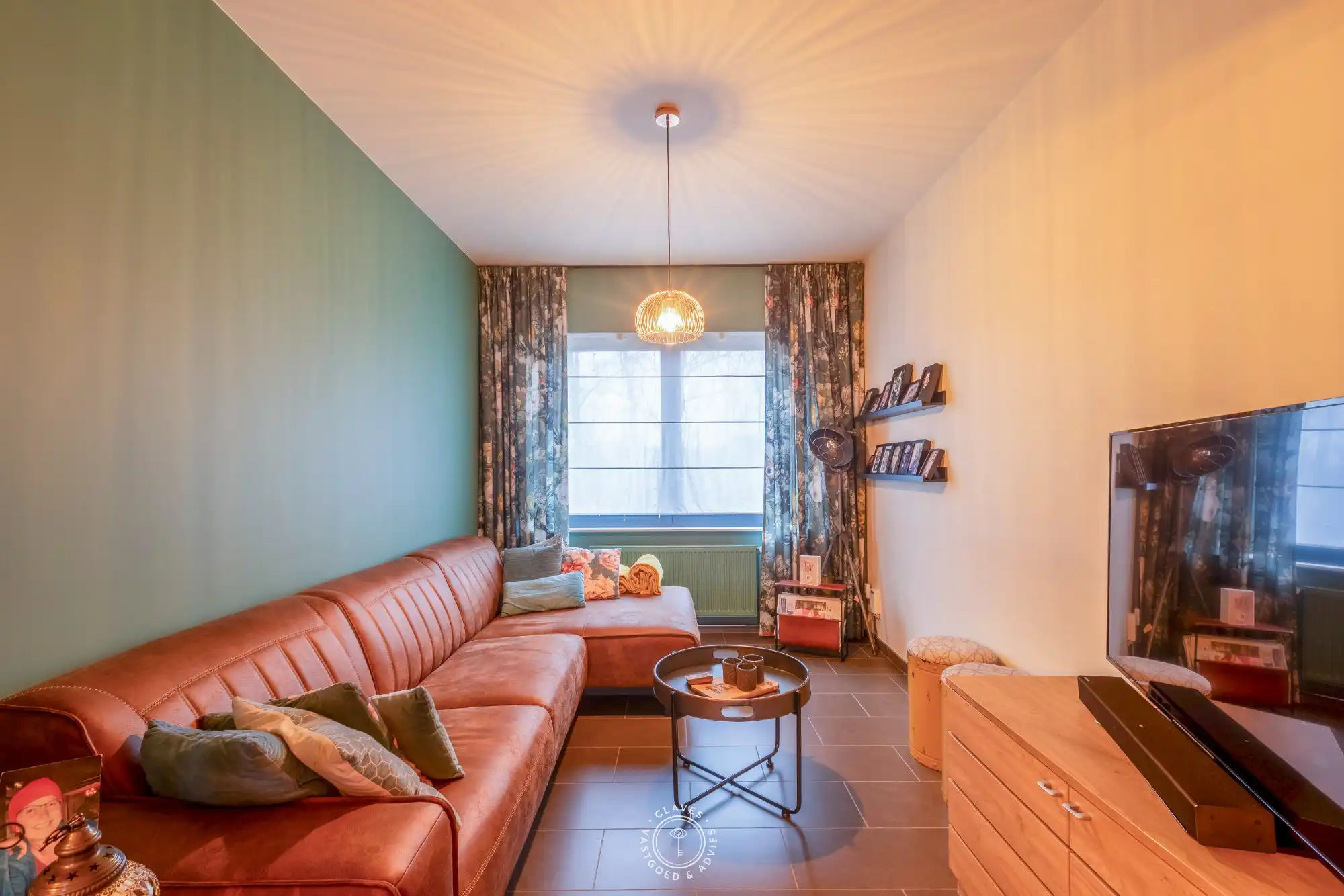 Charmante halfopen bebouwing met open zicht op achterliggende velden foto 5