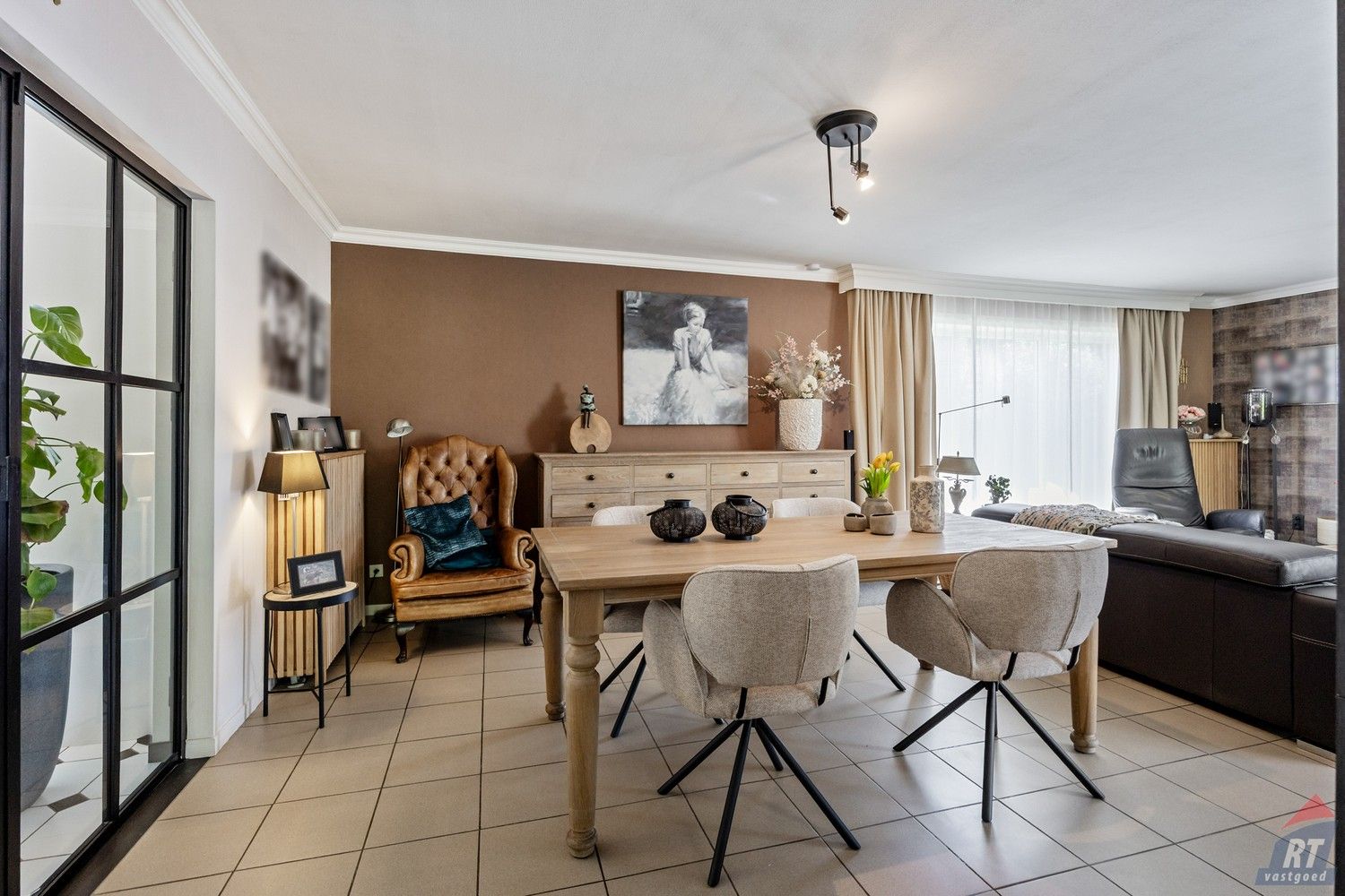 Instapklare open bebouwing met tuin op het zuidwesten en 4 slaapkamers foto 4