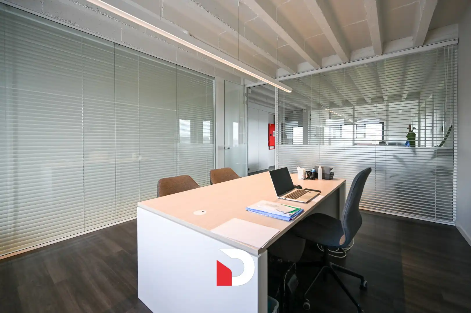 Instapklare (nieuwbouw)kantoorruimte (326m²) op zichtlocatie te Brugge foto 9