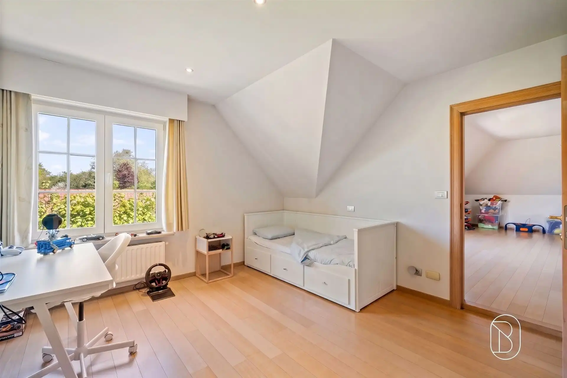 Perfect onderhouden grote villa op 3000m2. foto 25