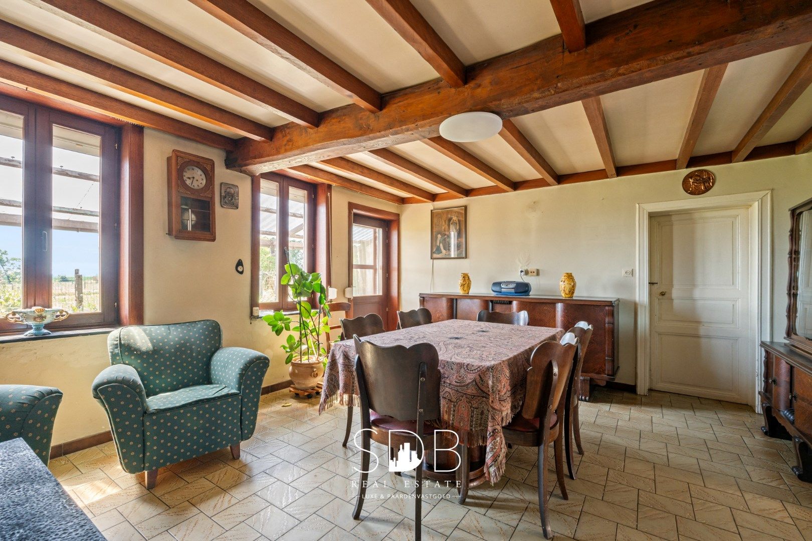 Charmante hoeve met bijgebouwen en graslanden op 27.559m² foto 7