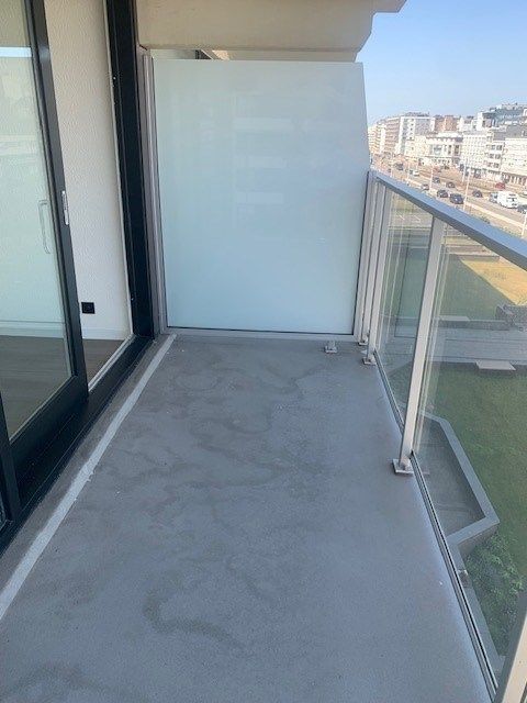 Ongemeubeld appartement met frontaal zeezicht vooraan en zicht op Wellington golf achteraan, 3 terrassen foto 5