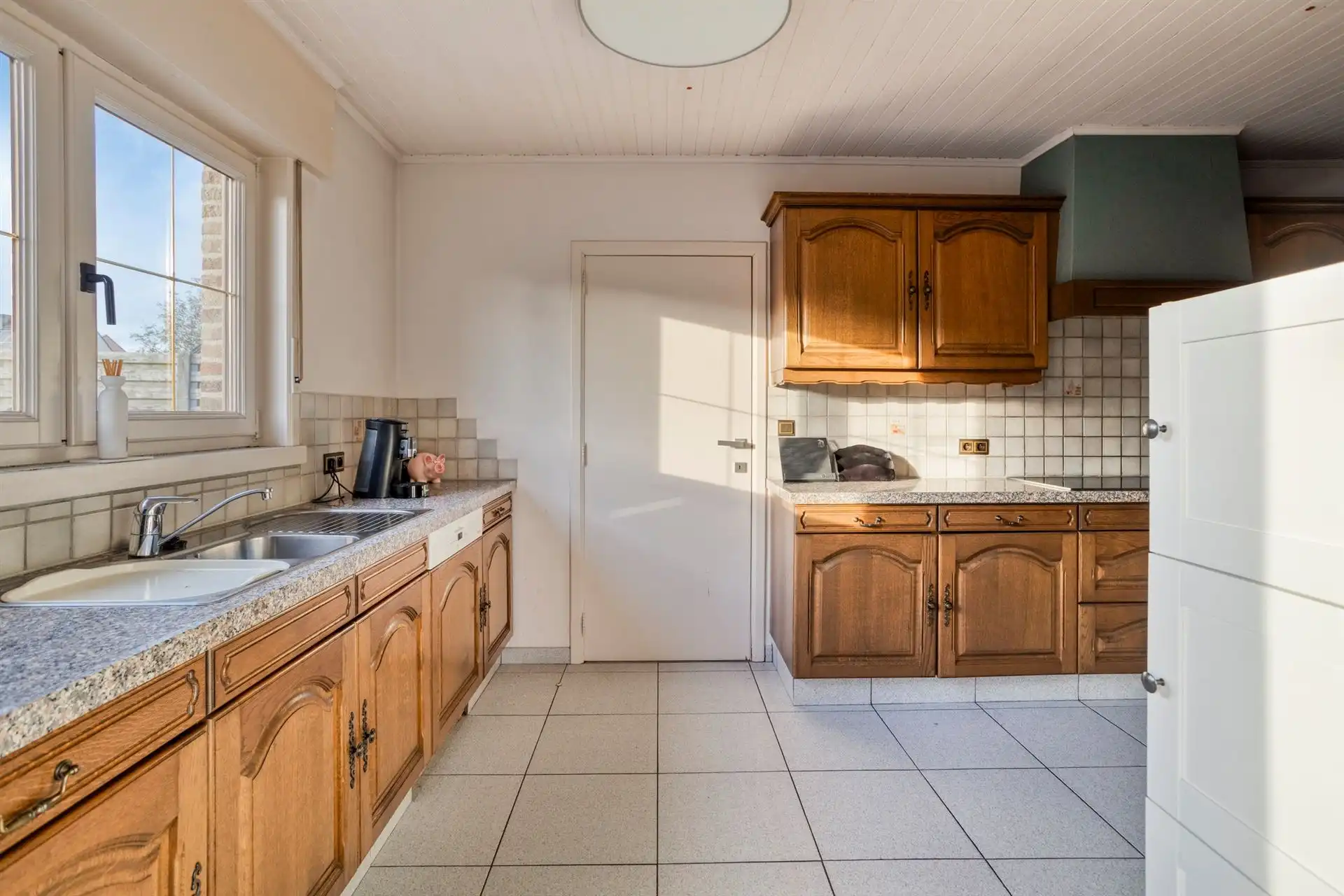 Op te frissen woning met 5 slpks nabij centrum Oostmalle! foto 11