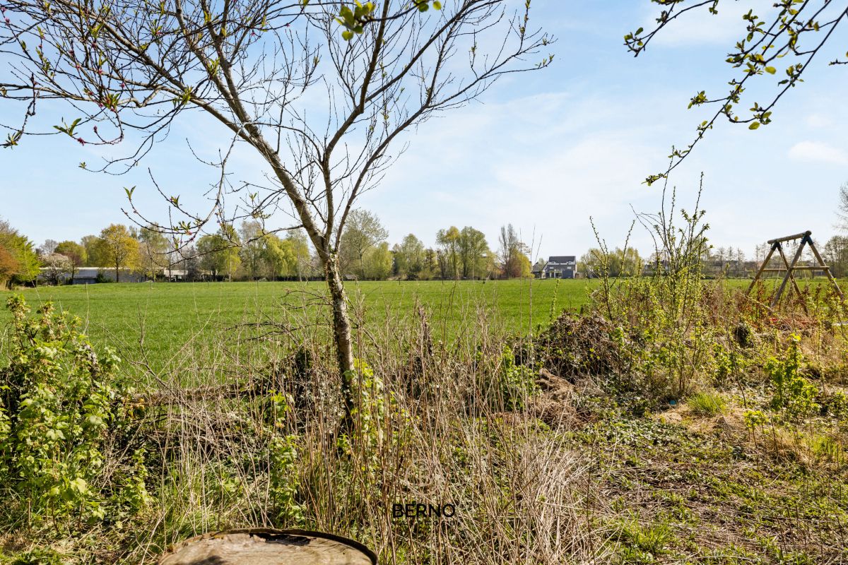 Fantastisch gelegen bungalow met ruime zolder foto 11