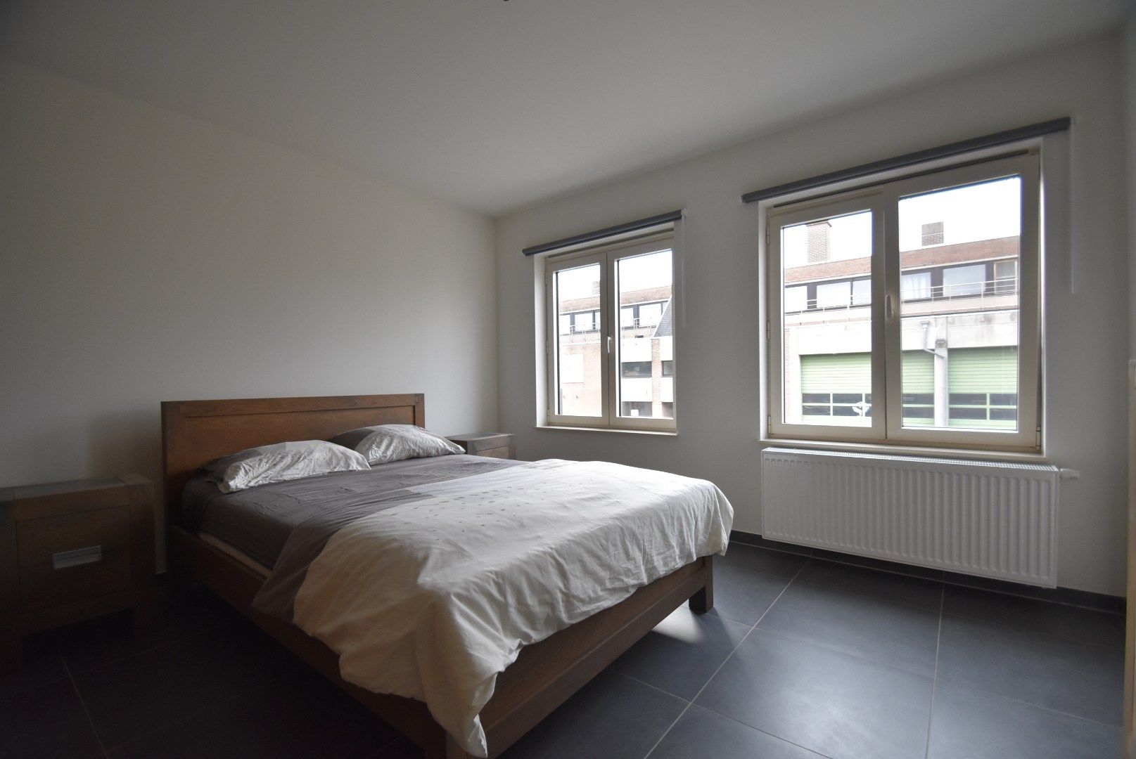 Knap ingericht  en ruim appartement met 2 slaapkamers en groot terras foto 19