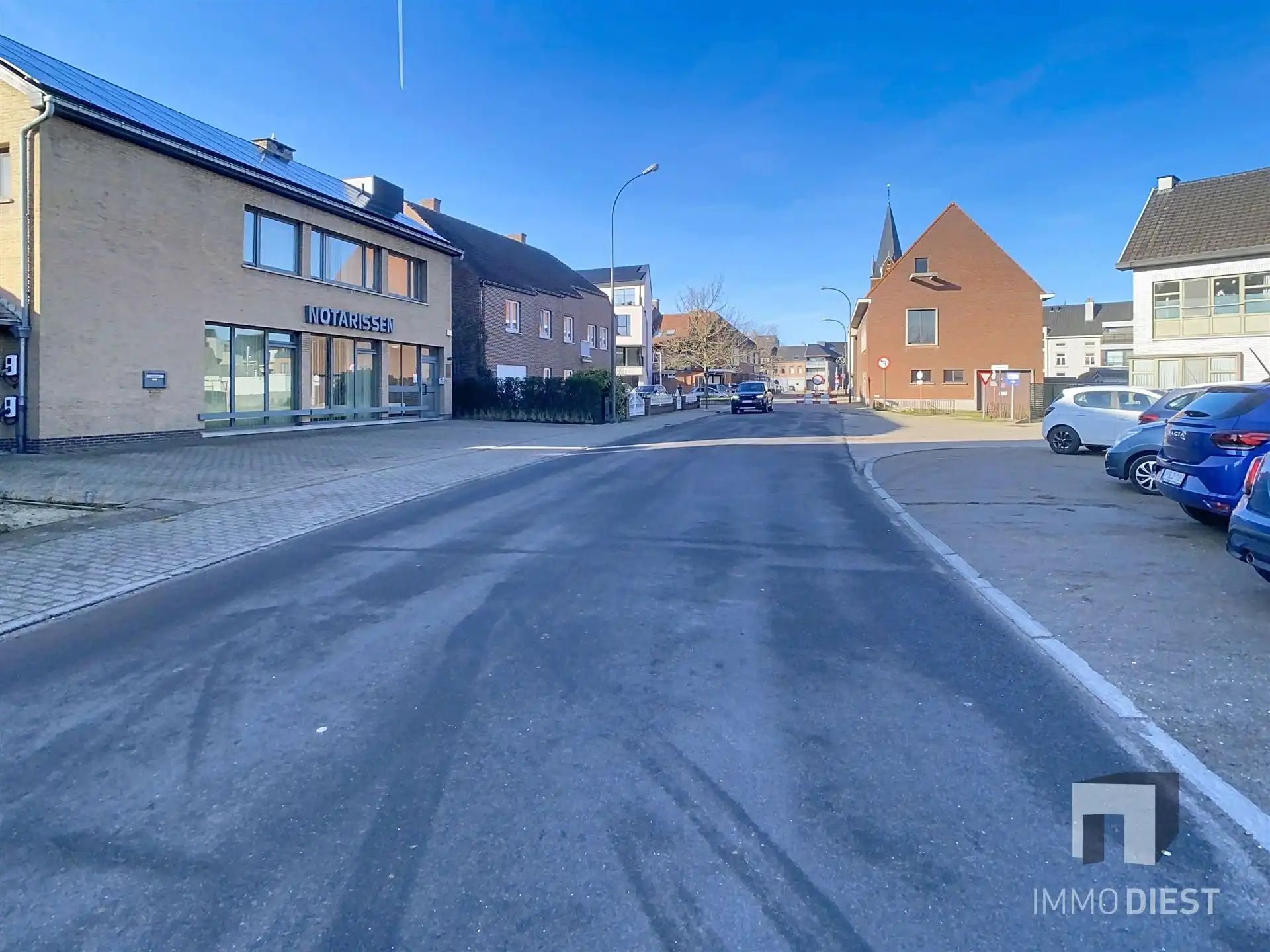 Topligging: gelijkvloers appartement mét garage en kelder foto 35