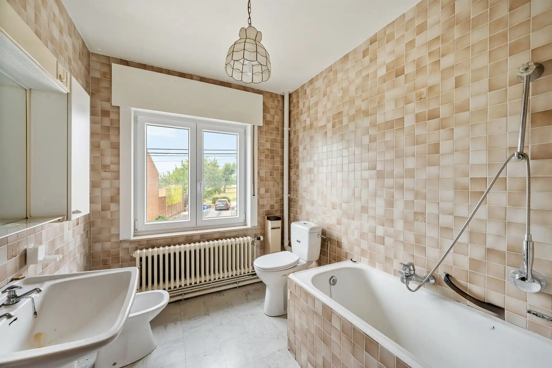 Ruime te renoveren woning met 4slk & tuin op de Valkenberg foto 16