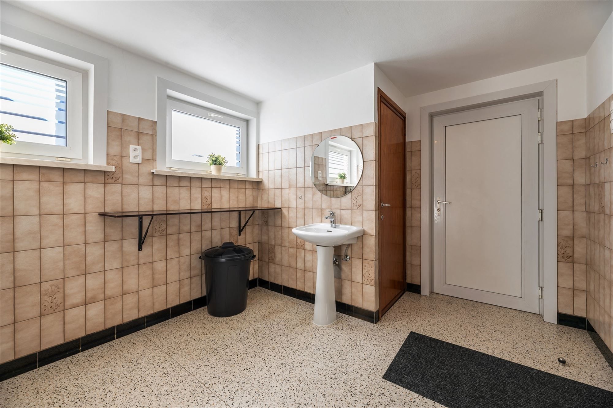 GERENOVEERDE INSTAPKLARE WONING OP 1726M2 TEGEN NATUURGEBIED! foto 12