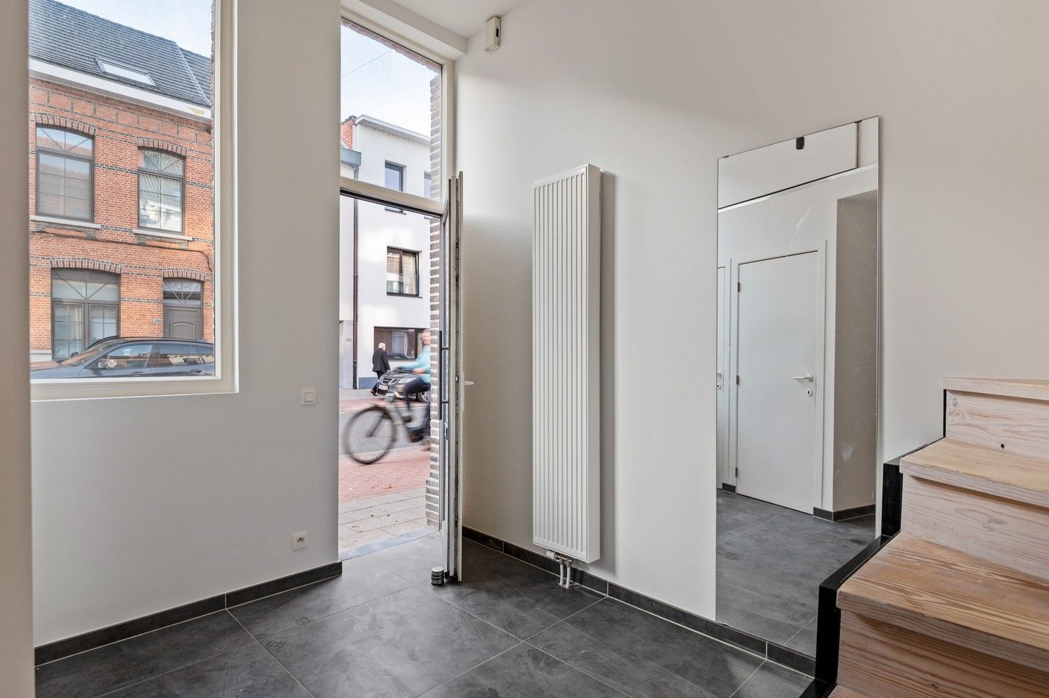 Instapklare woning met 2 slaapkamers en tuin te Lier! foto 3