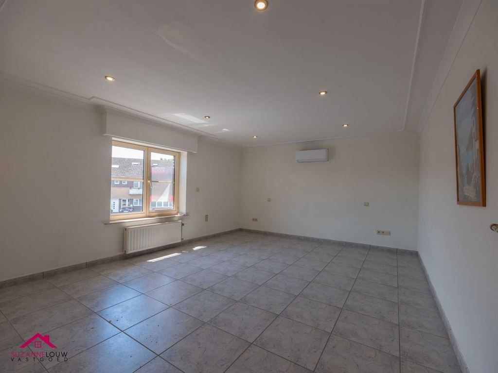 Gerenoveerde verrassend ruime vrijstaande woning foto 25