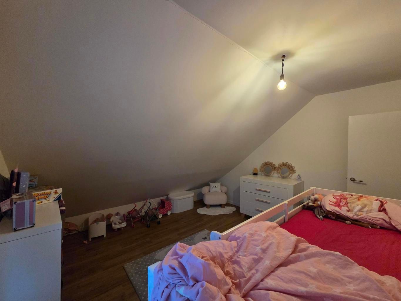 Gerenoveerde woning nabij het centrum van Arendonk. foto 22