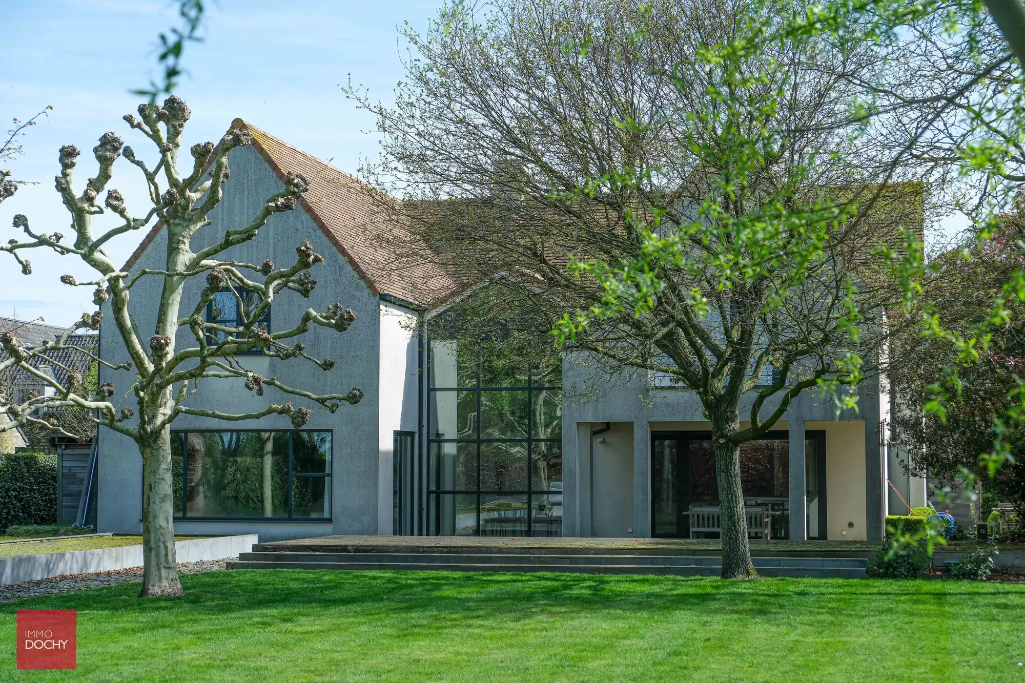 Rustig gelegen vernieuwde villa foto 15