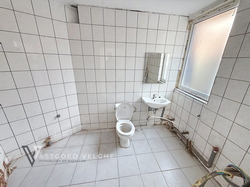 Te renoveren handelspand met duplex appartement op zichtlocatie foto 8