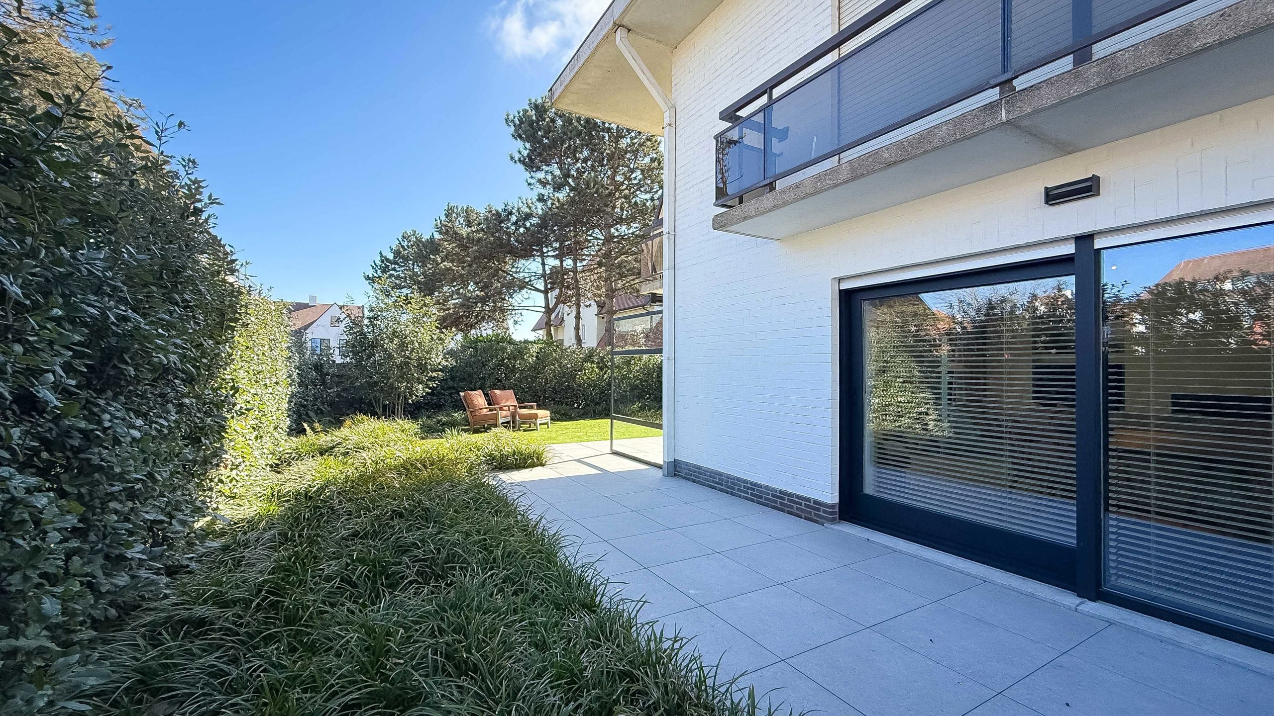 Uniek HOEKAPPARTEMENT met zonnige tuin in villaresidentie! foto 8