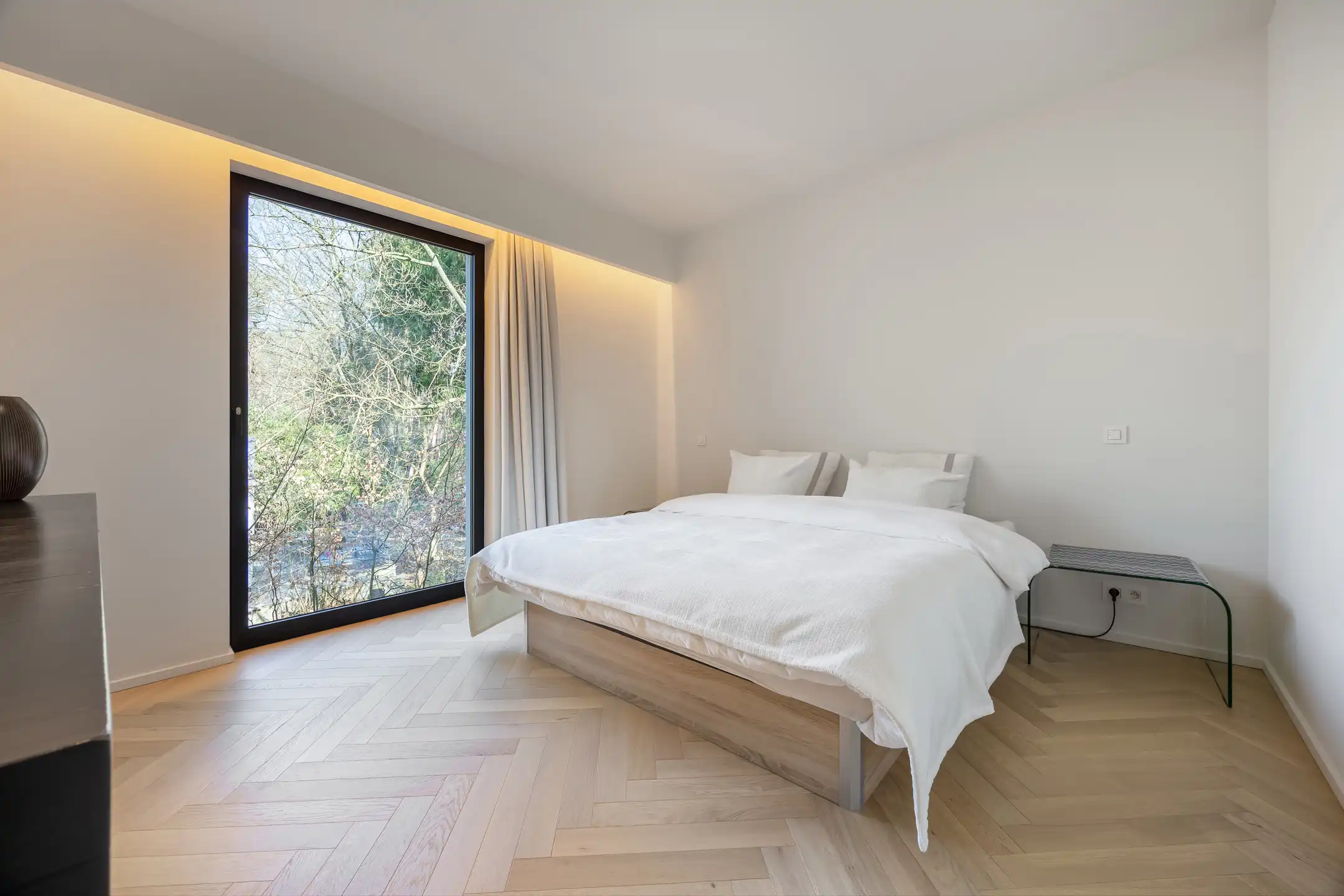 Exclusieve moderne villa met panoramisch zicht op groen foto 33