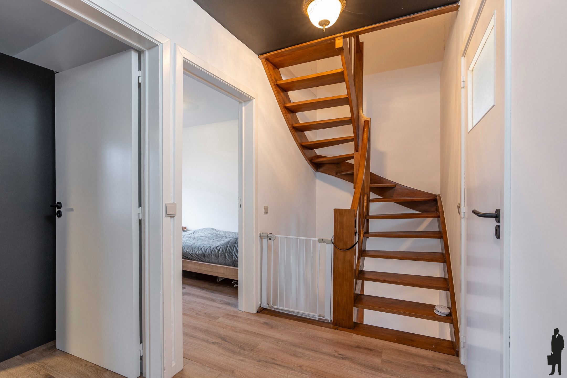 Gezinswoning met garage, tuin en 3 slaapkamers op 527 m² foto 9