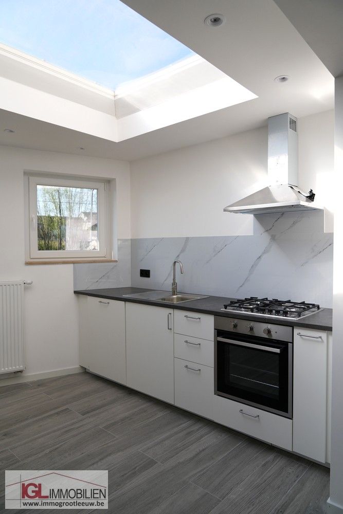 Smaakvol gerenoveerde woning met 3 slaapkamers & 2 badkamers foto 6