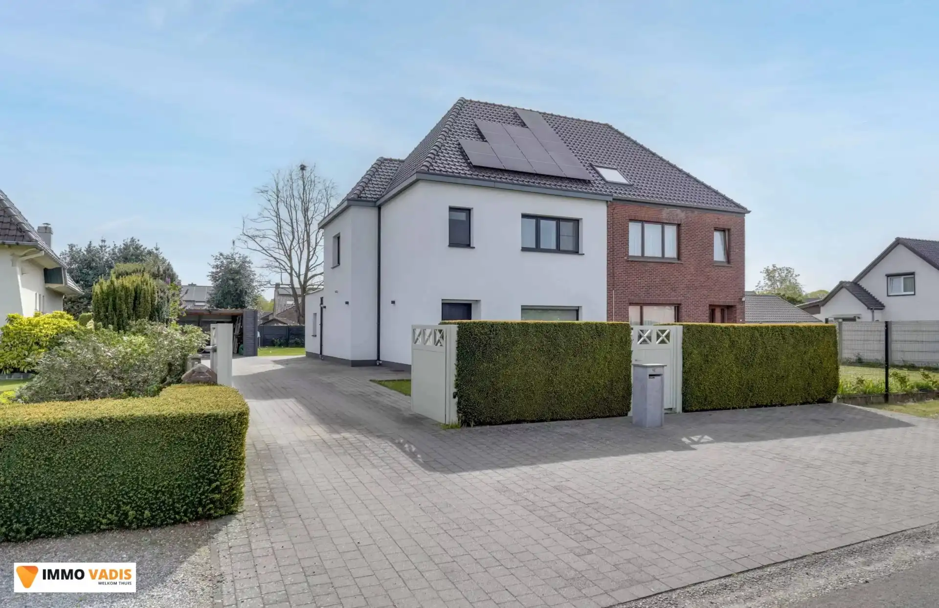 Ruime halfopen bebouwing met drie slaapkamers en tuin foto 21