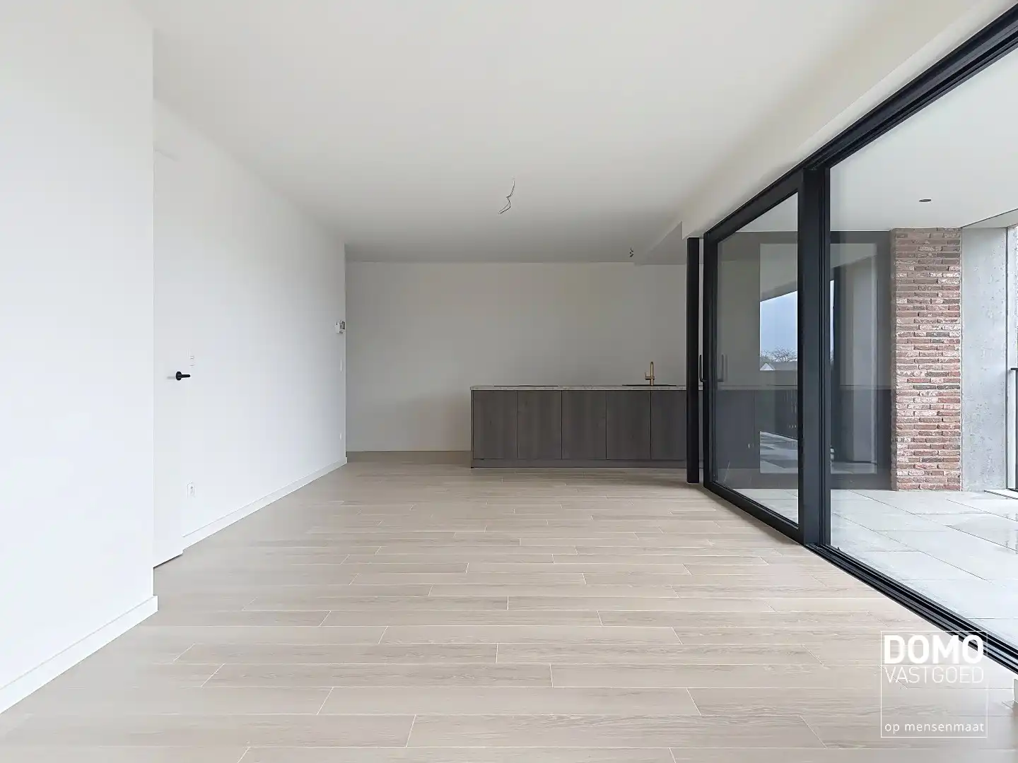 RUIM APPARTEMENT MET PRACHTIG TERRAS, LIFT EN GARAGEBOX IN CENTRUM KERMT foto 4