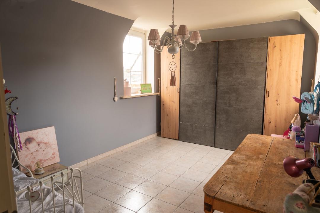 Pas gerenoveerde halfopen bebouwing te koop! foto 14