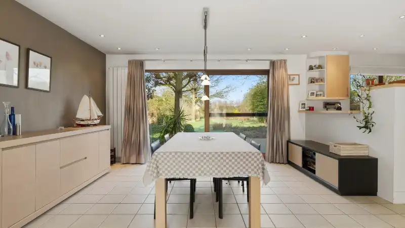 Villa van 209m² met 4 slaapkamers en zeer mooie tuin op 17 are foto 25