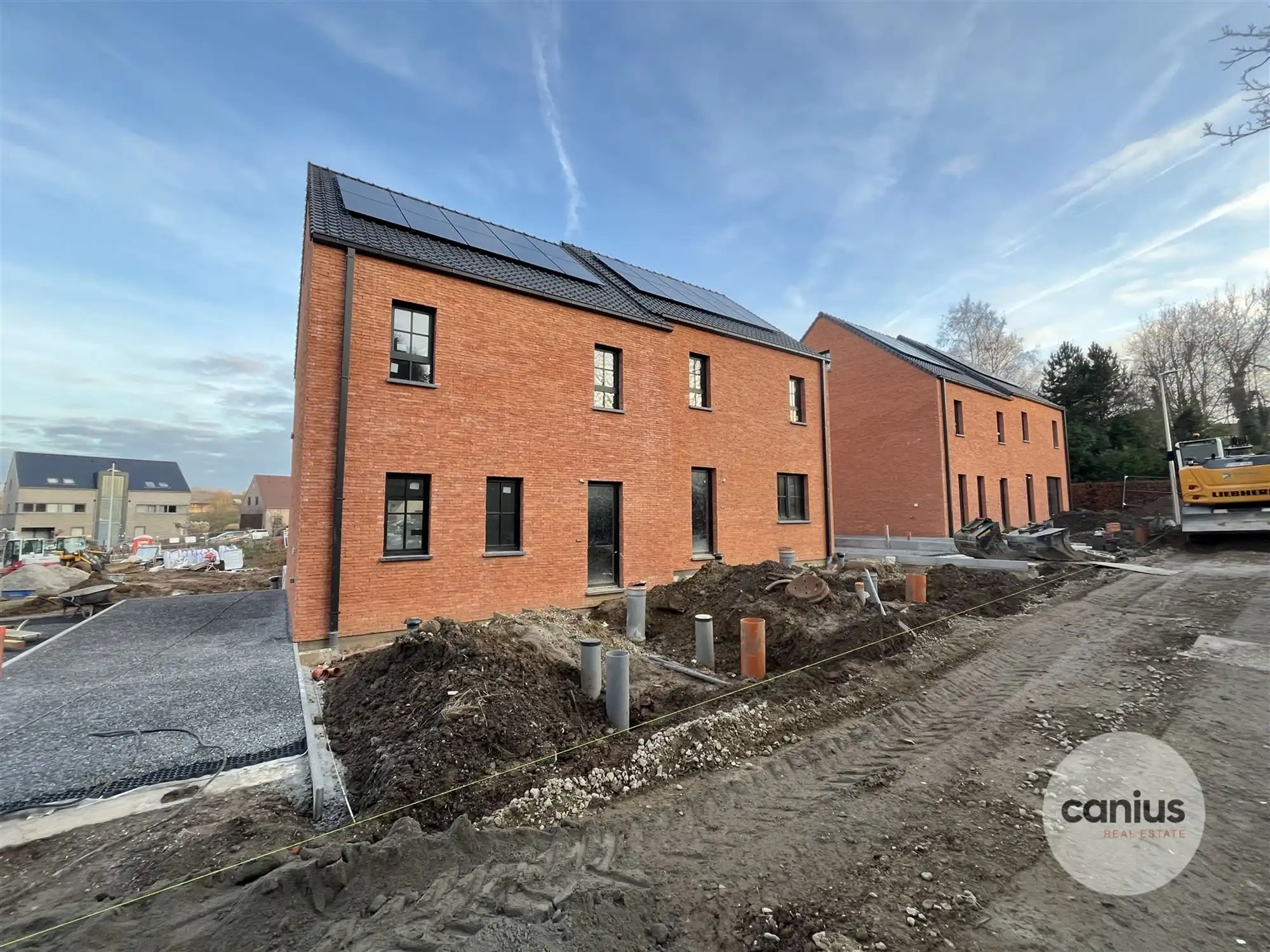 ENERGIEZUINIGE NIEUWBOUWWONING MET 4 SLPKS foto {{pictureIndex}}