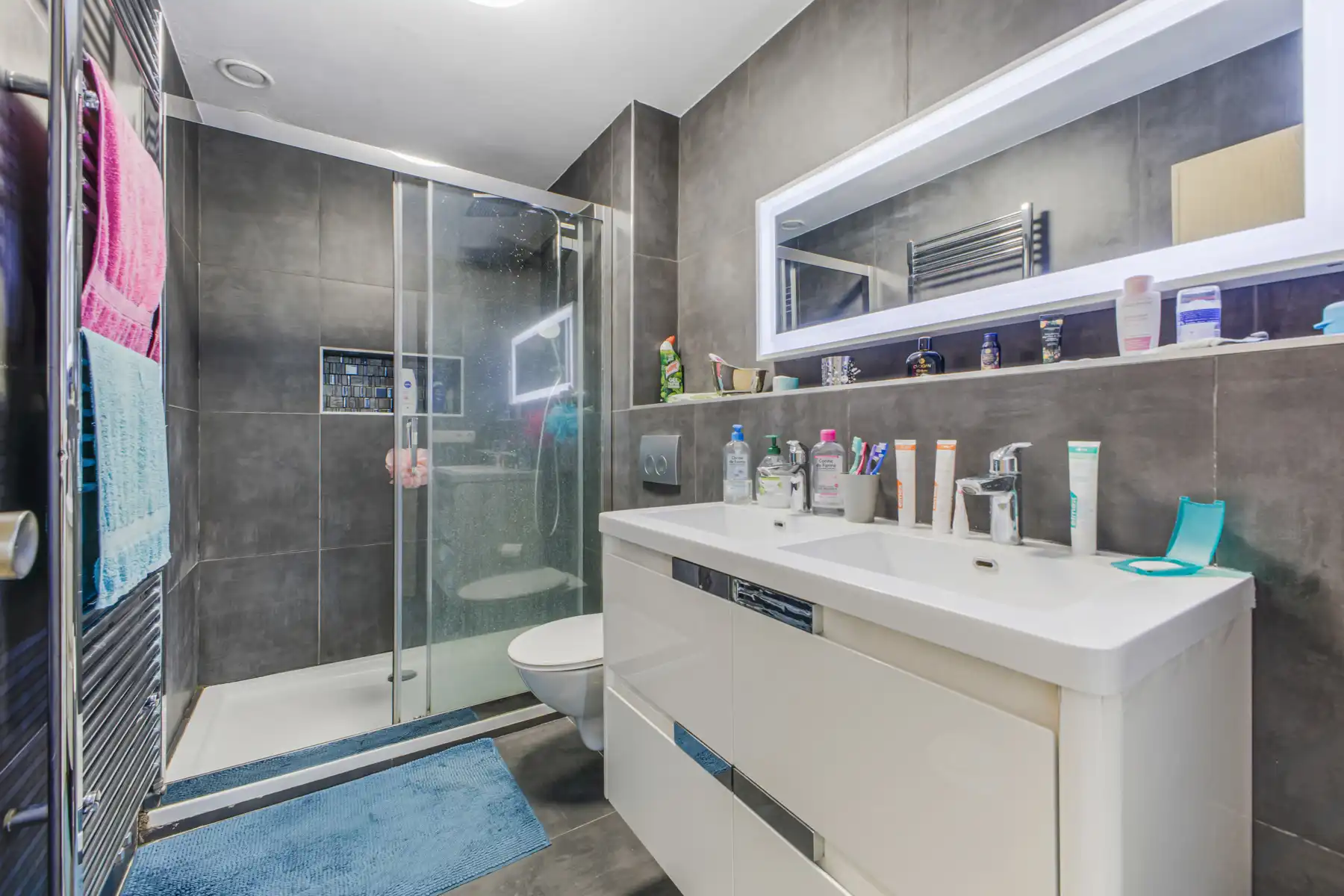 Goed gelegen woning met drie slaapkamers en garage foto 15