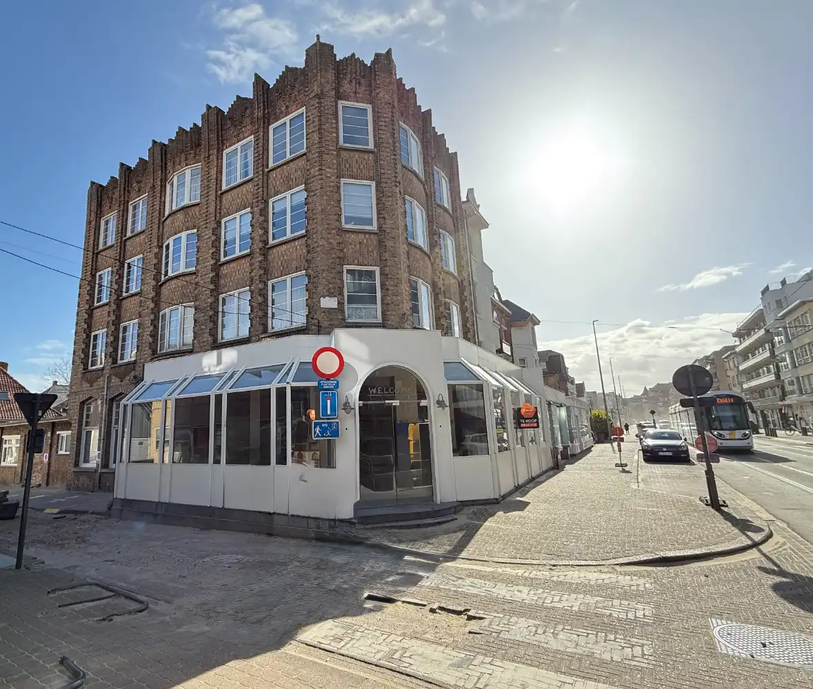 Karaktervol handelspand op topligging vlakbij zee (191 m²) foto {{pictureIndex}}