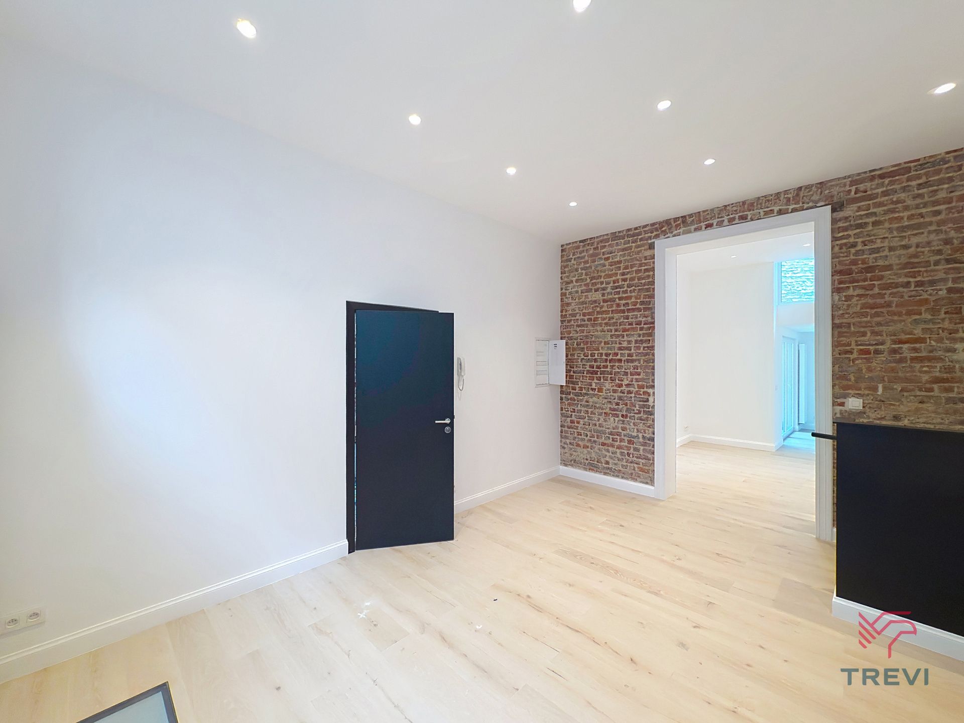 Gerenoveerd 2 slaapkamer appartement voor 1e bewoning! foto 5