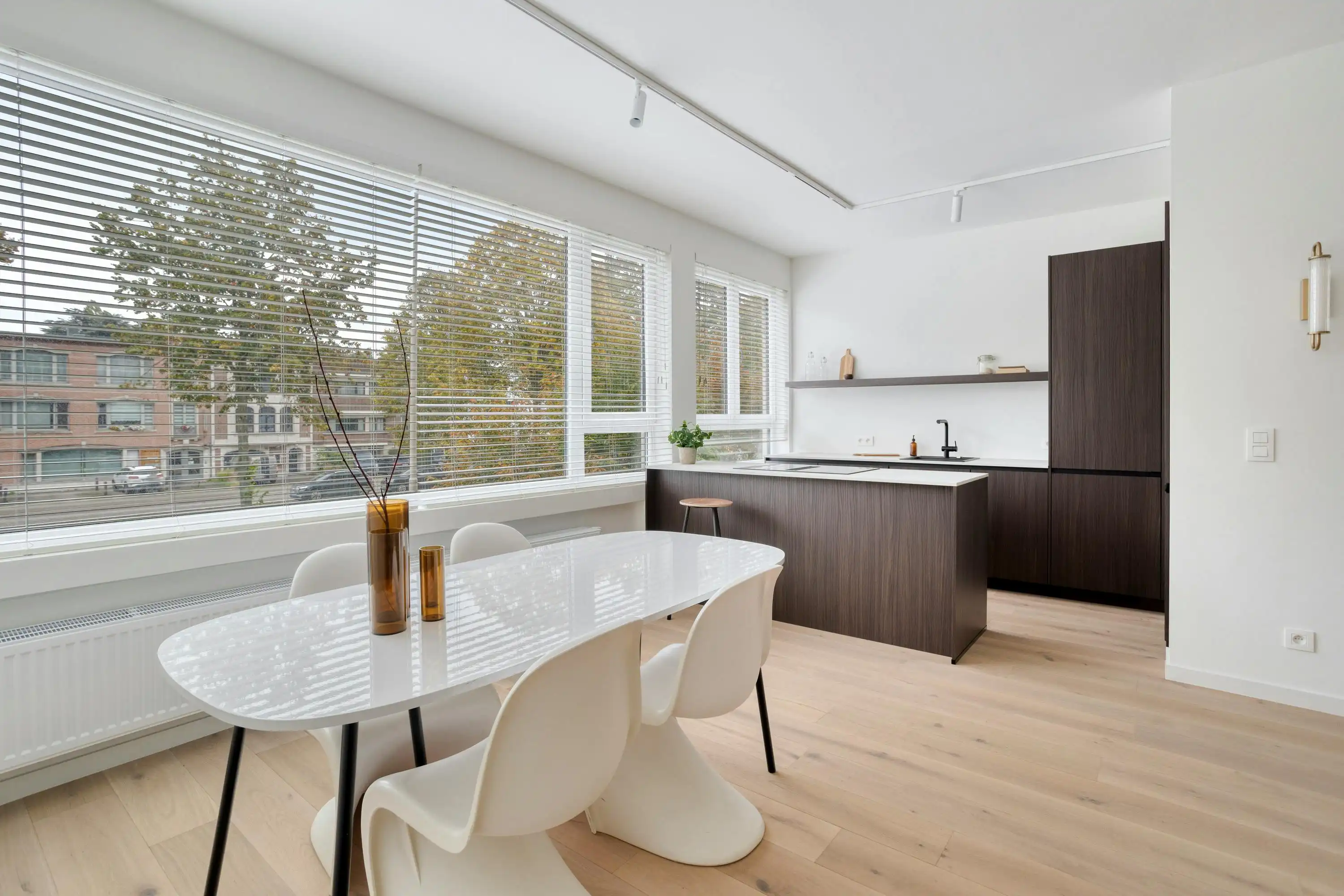 Luxueus 3-slaapkamerappartement met terras te koop in Wilrijk foto 2