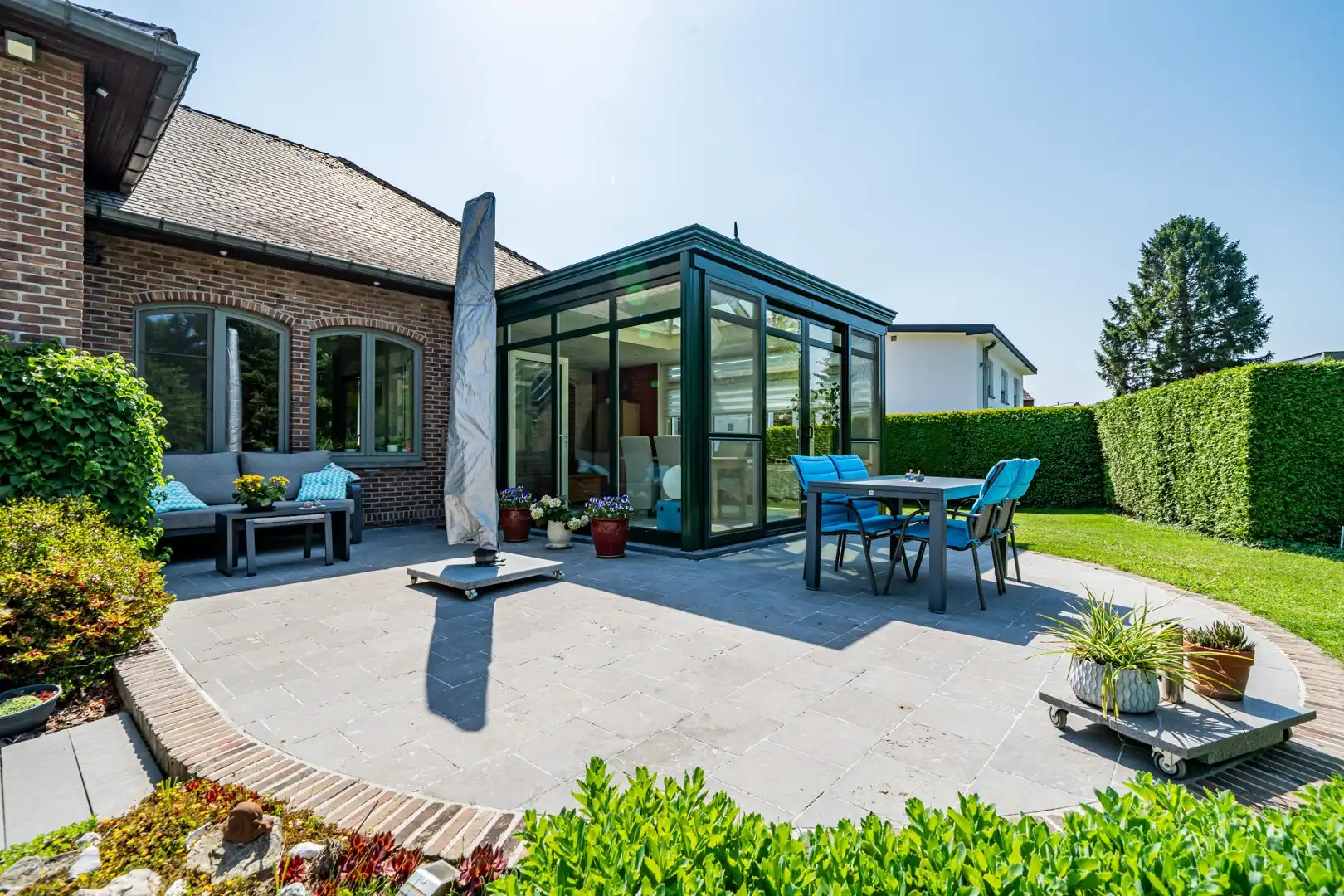 Charmante en bijzonder ruime woning met prachtige tuin en 3 slaapkamers foto 17