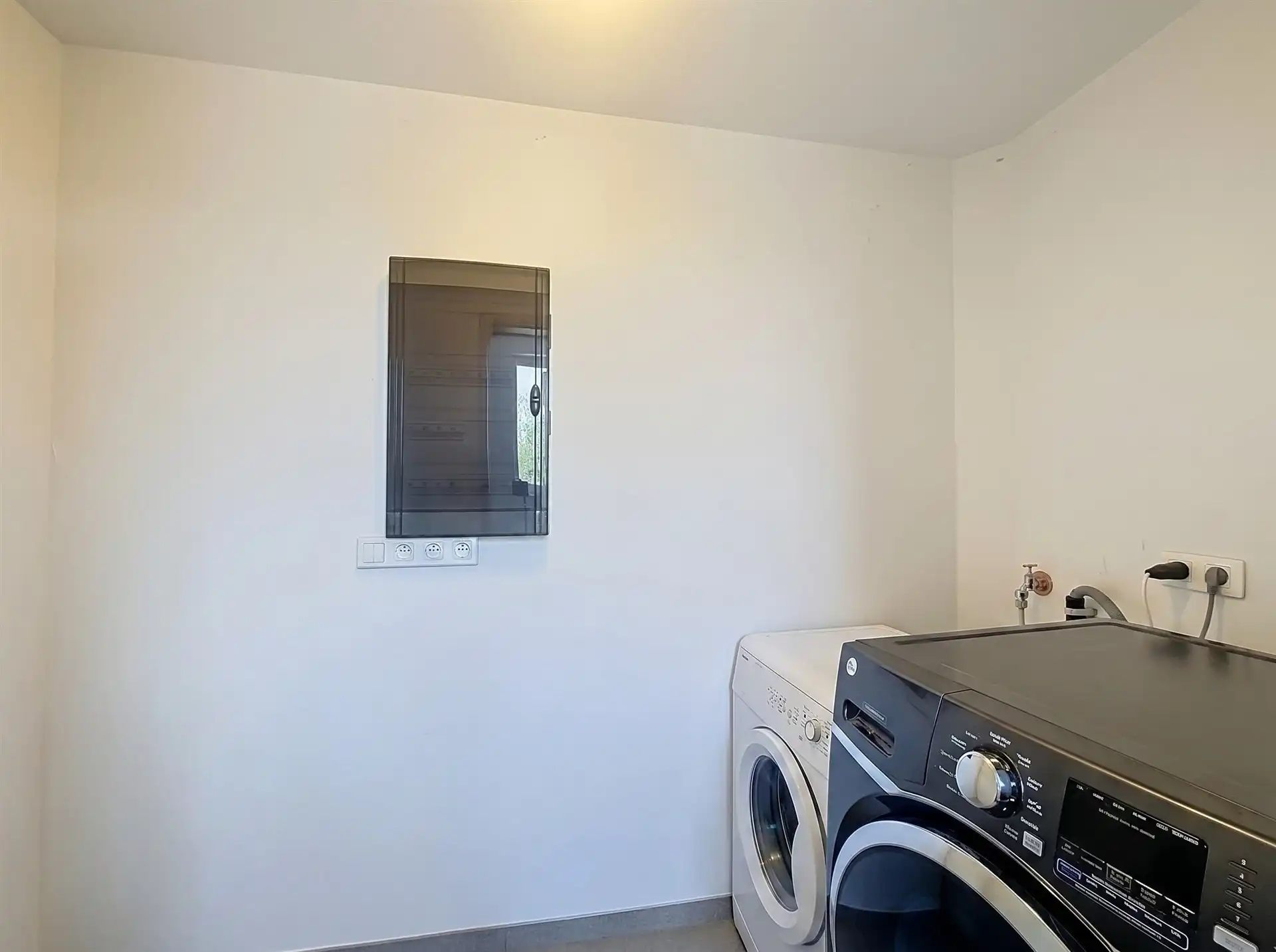 3 slaapkamer appartement met ruim terras en 2 autostaanplaatsen foto 18