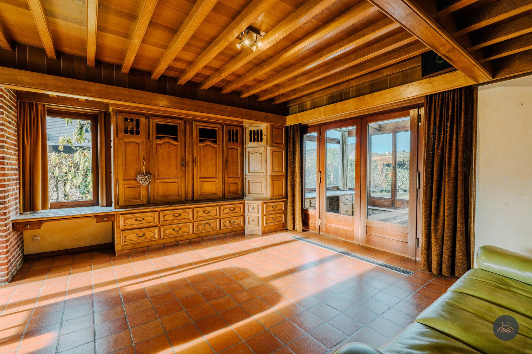 Zéér ruime gezinswoning met karakter en potentieel met tuin foto 7