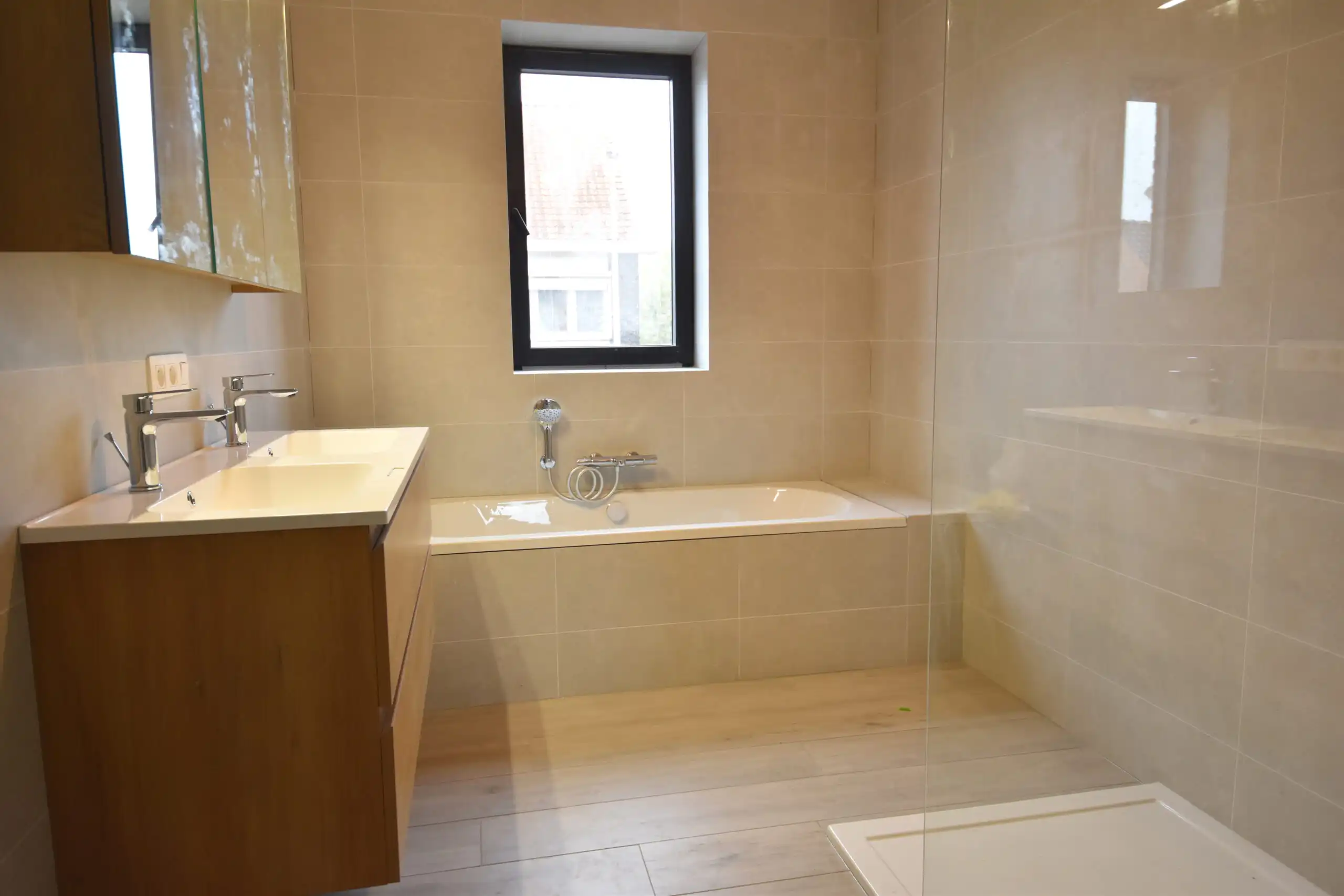 Nieuwbouwwoning te huur – energiezuinig en vlot bereikbaar foto 9