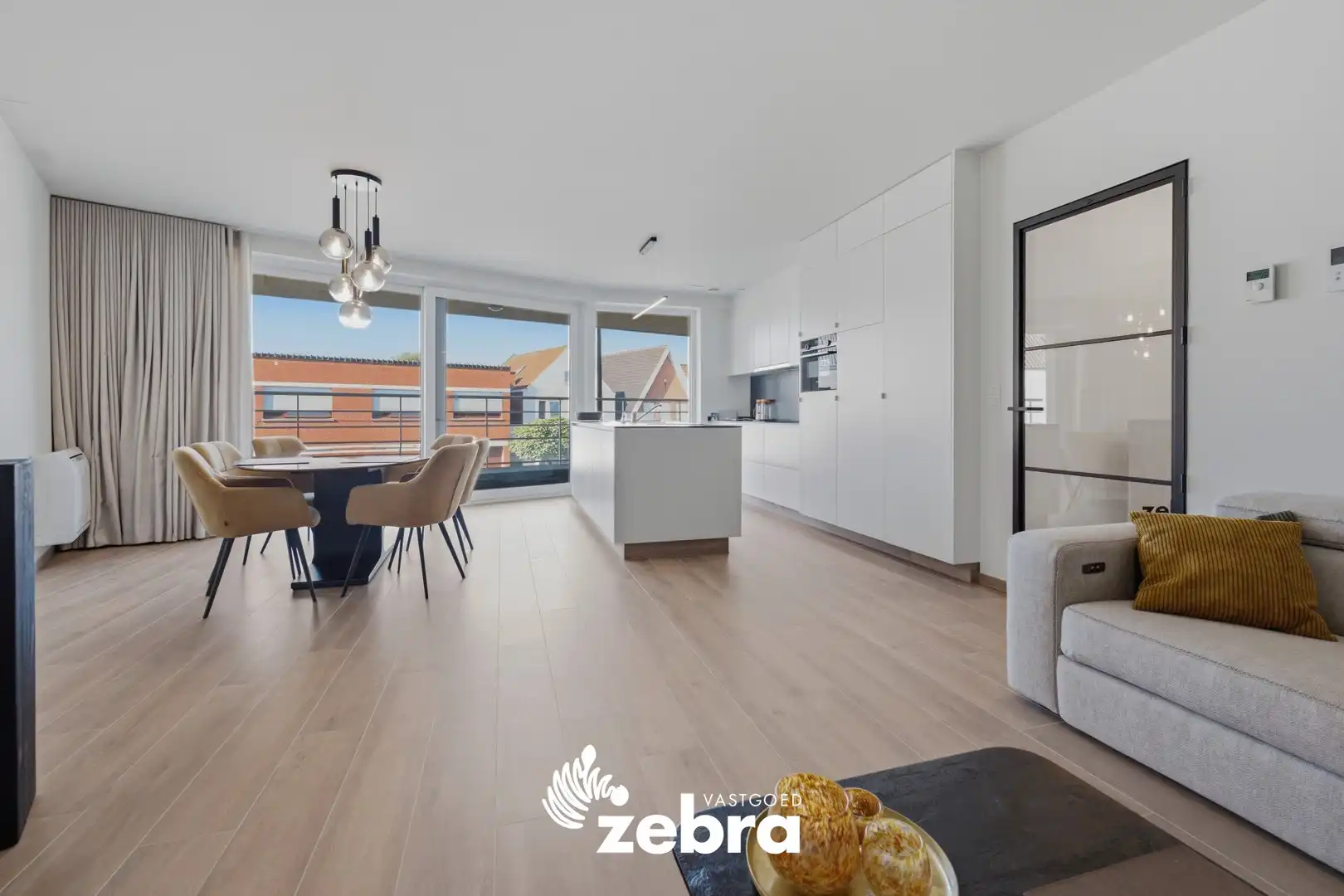 Ruim 2-slaapkamerappartement met twee terrassen! foto 3