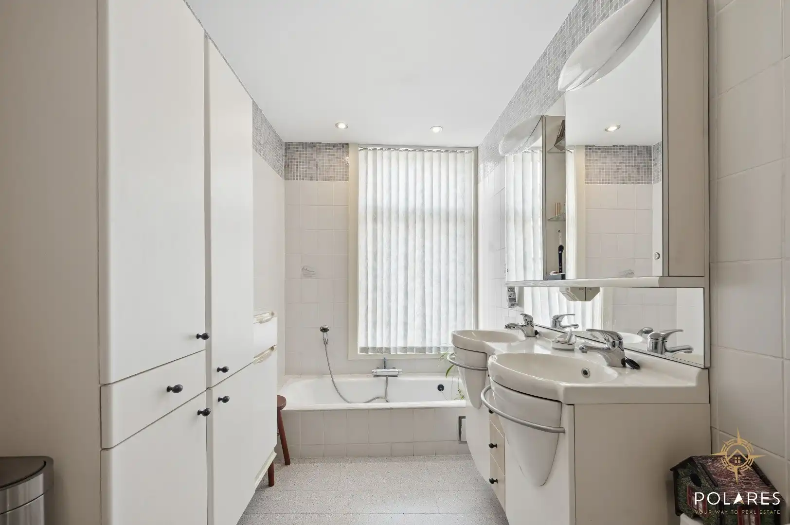 Ruime woning met 4 slaapkamers op toplocatie foto 17