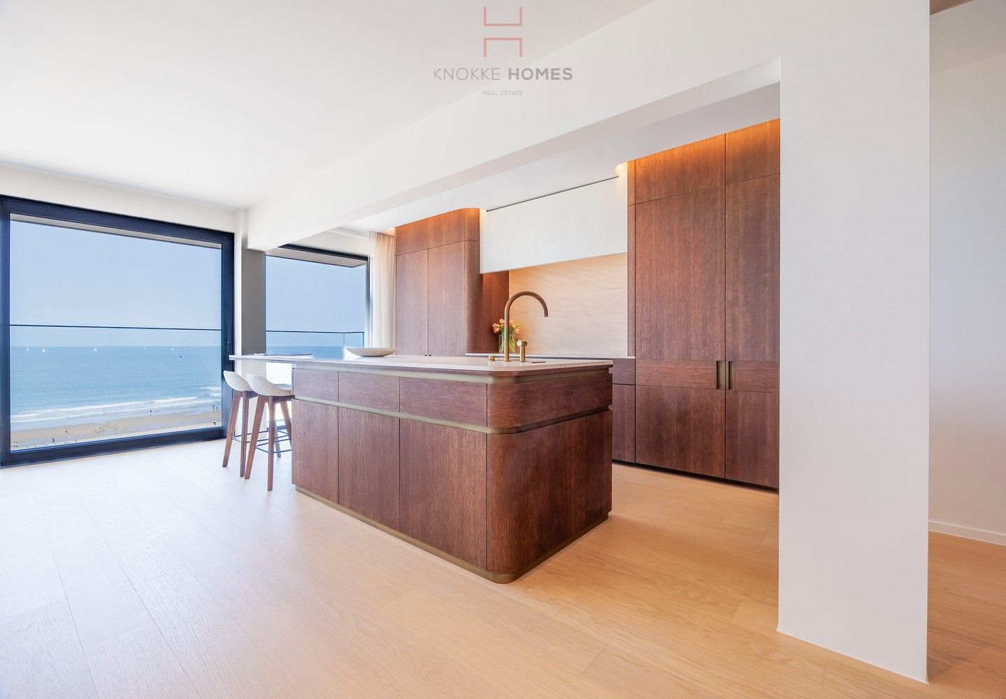 Uitzondelijk breed en ruim appartement op de Zeedijk van Het Zoute foto 8