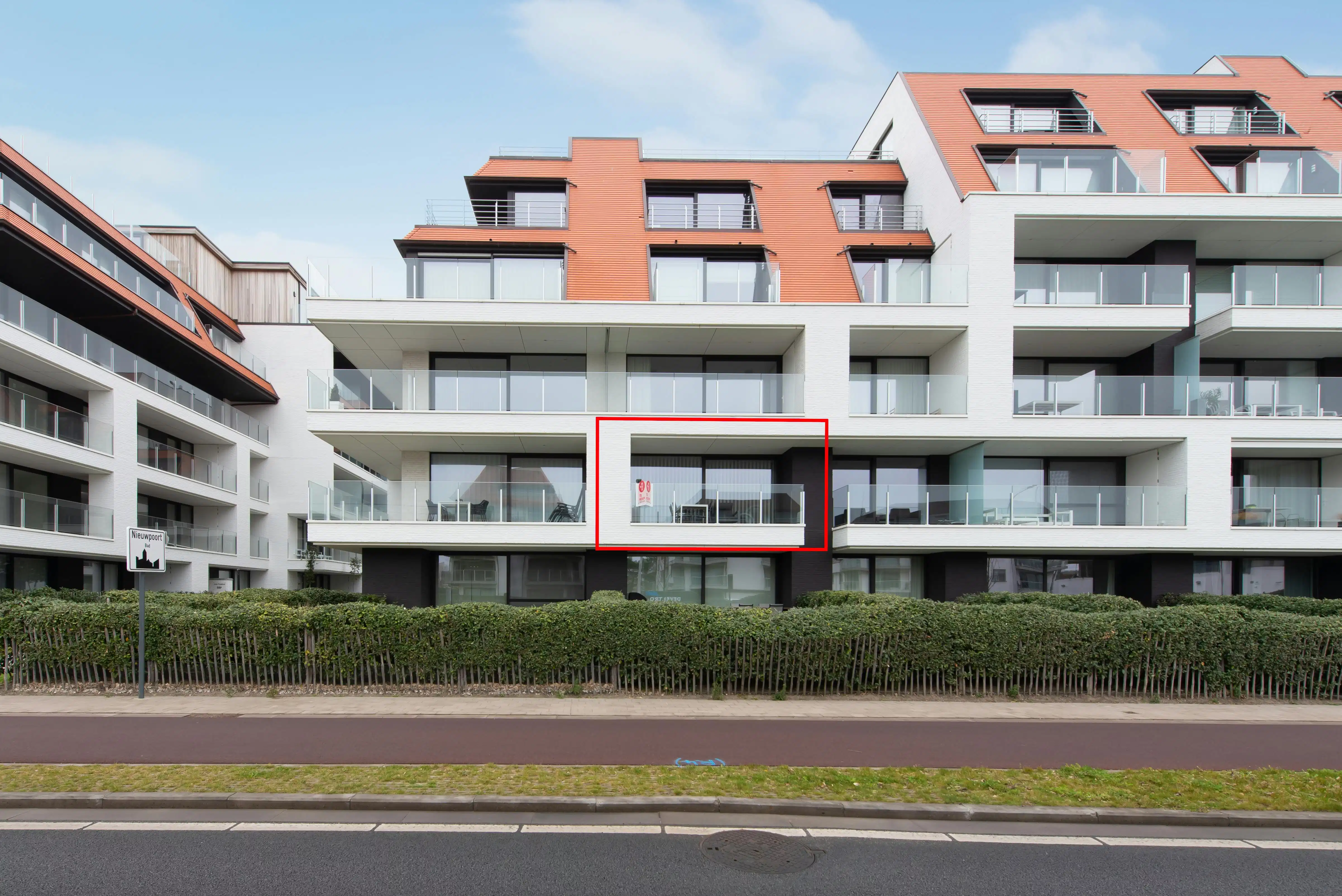 Recent appartement met twee slaapkamers en ruime terrassen foto 3