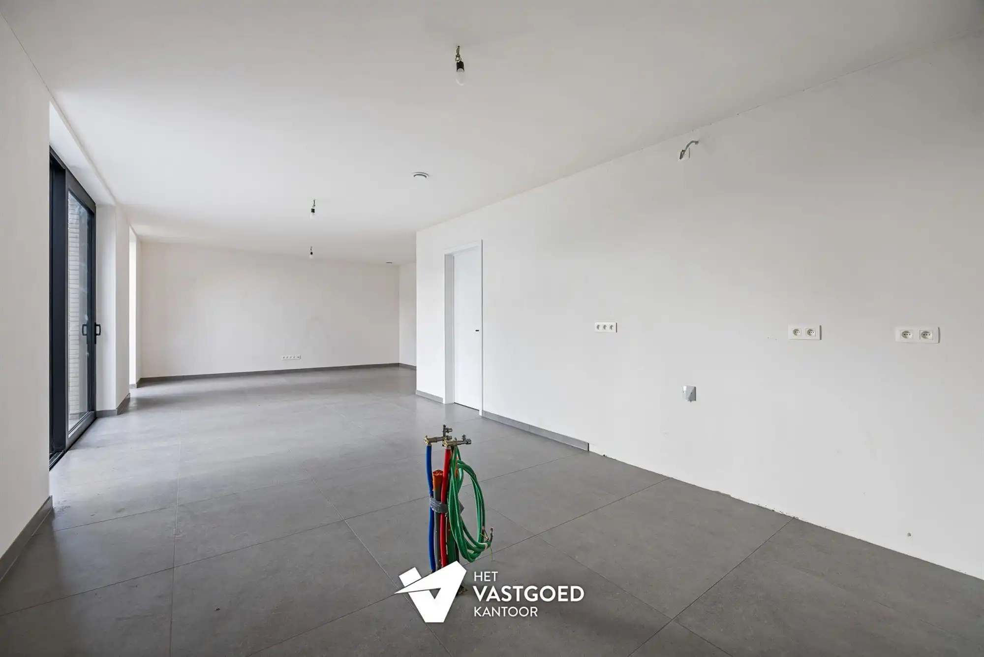 RUIM GELIJKVLOERS APPARTEMENT MET UITZONDERLIJKE BUITENRUIMTE foto 9