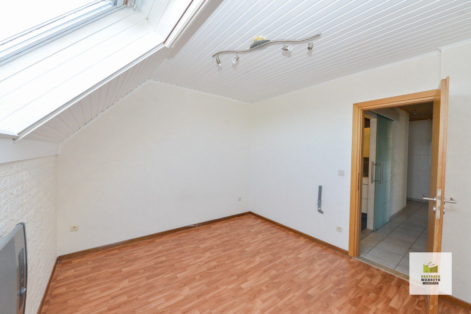 Instapklaar 2 slaapkamer appartement met autostaanplaats foto 8