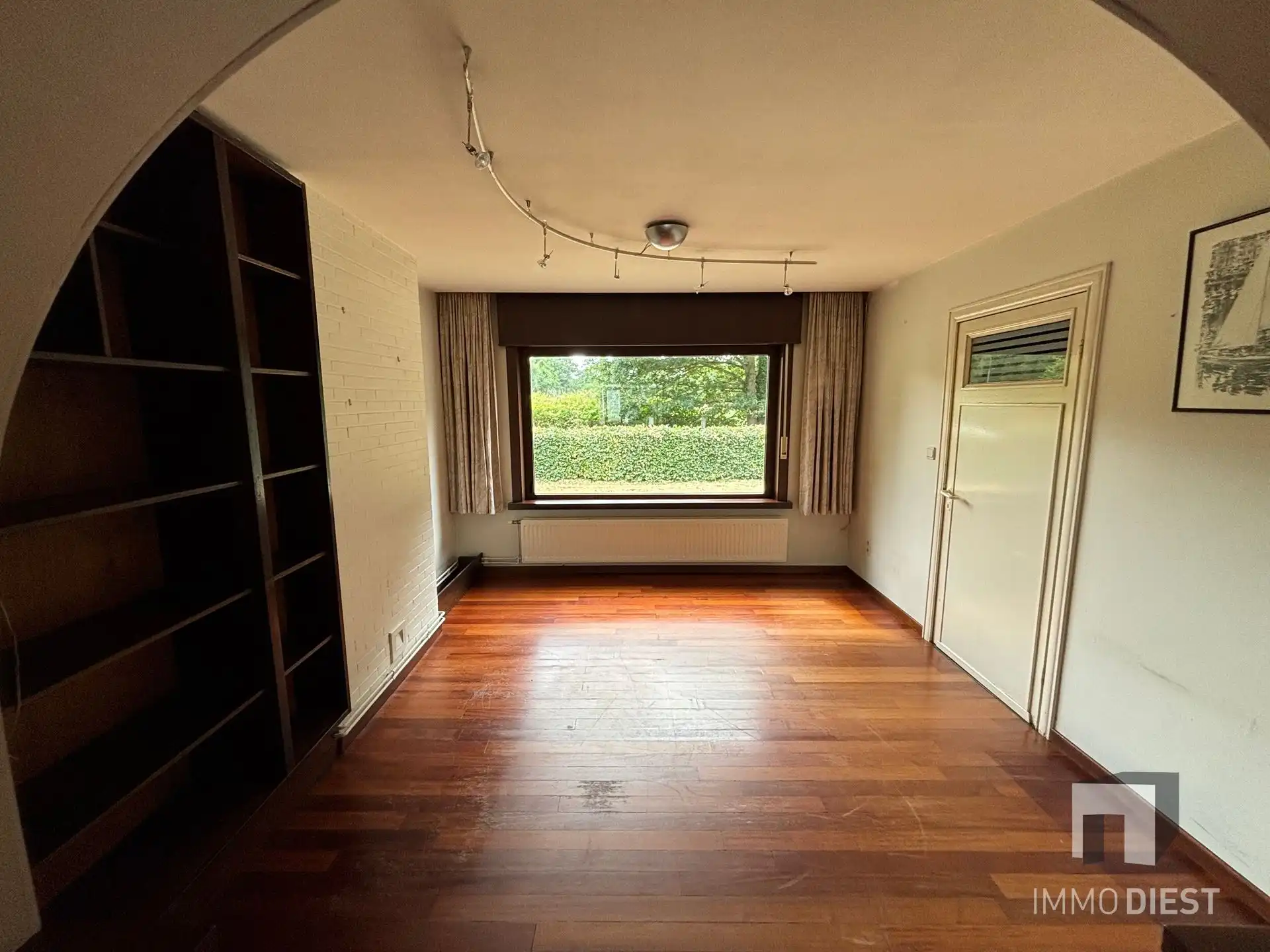Te koop: Te renoveren vrijstaande woning met 3 slaapkamers en ruime garage  foto 4