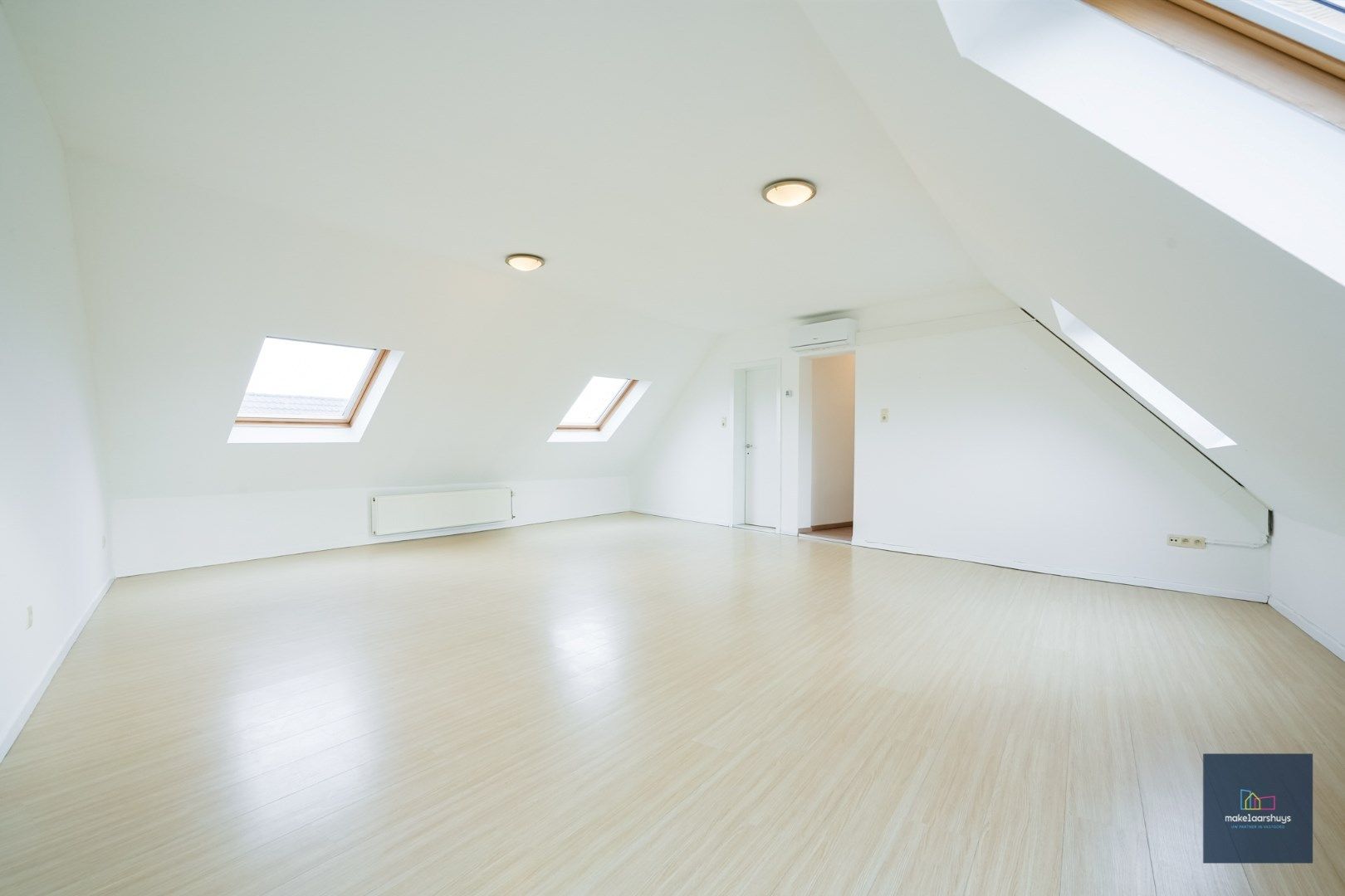 Rustig gelegen dakappartement nabij het centrum van Gentbrugge foto 6