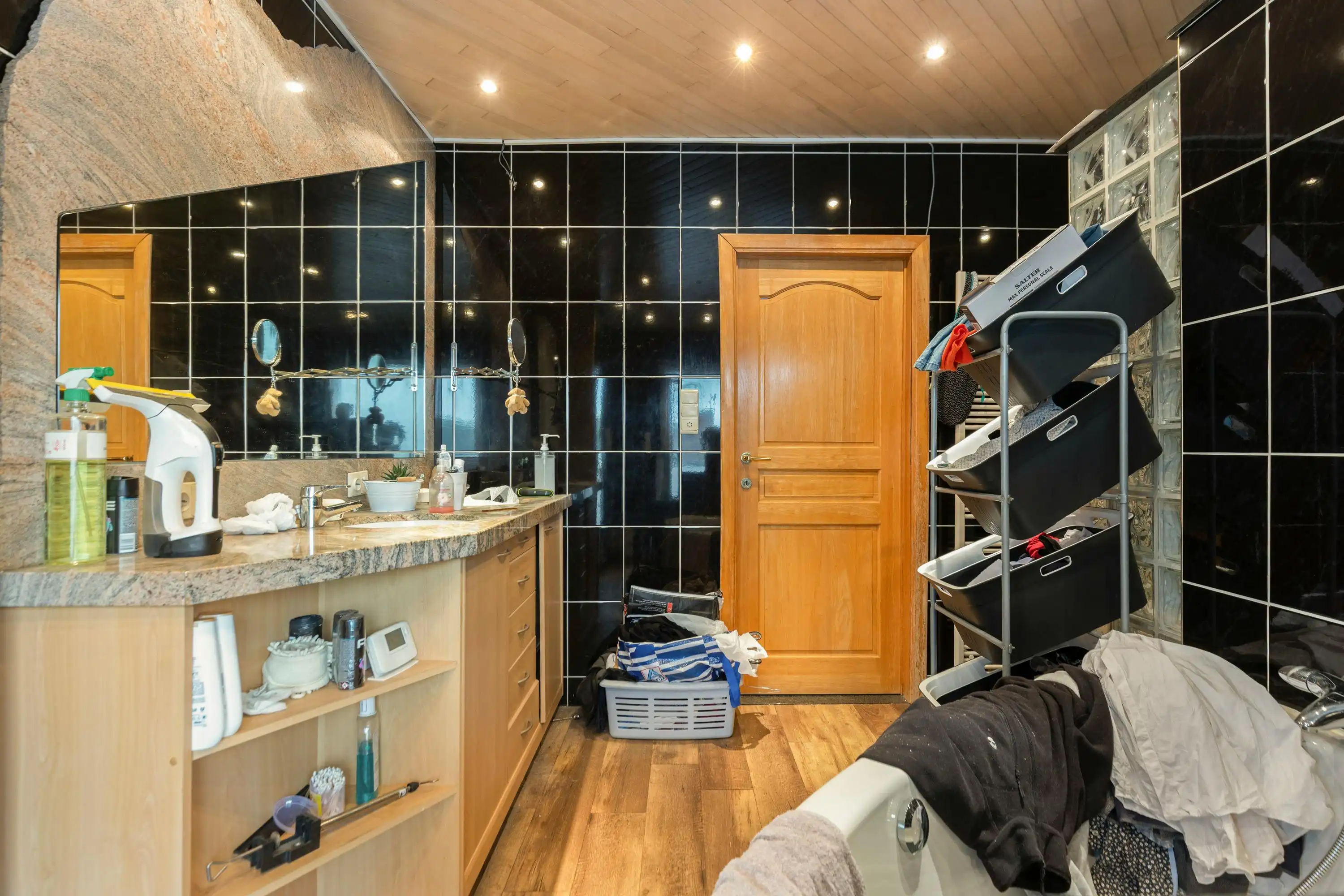 Te renoveren huis (175m²) in Deurne met terras  foto 12