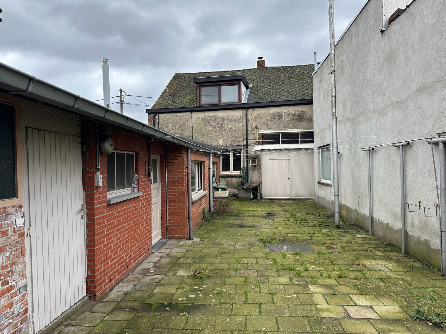 Te renoveren landelijke woning met garage foto 9