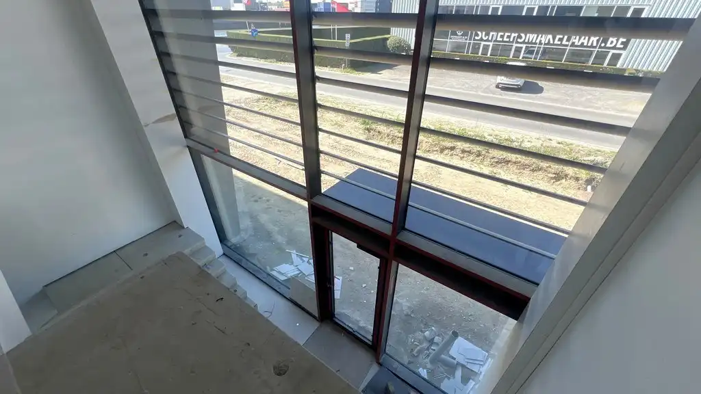 Nieuwbouw magazijn met kantoor te huur in Durmakker Evergem foto 17