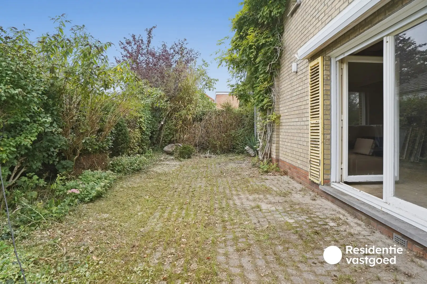 Te renoveren bungalow of bouwgrond op gegeerde ligging in Assebroek foto 6