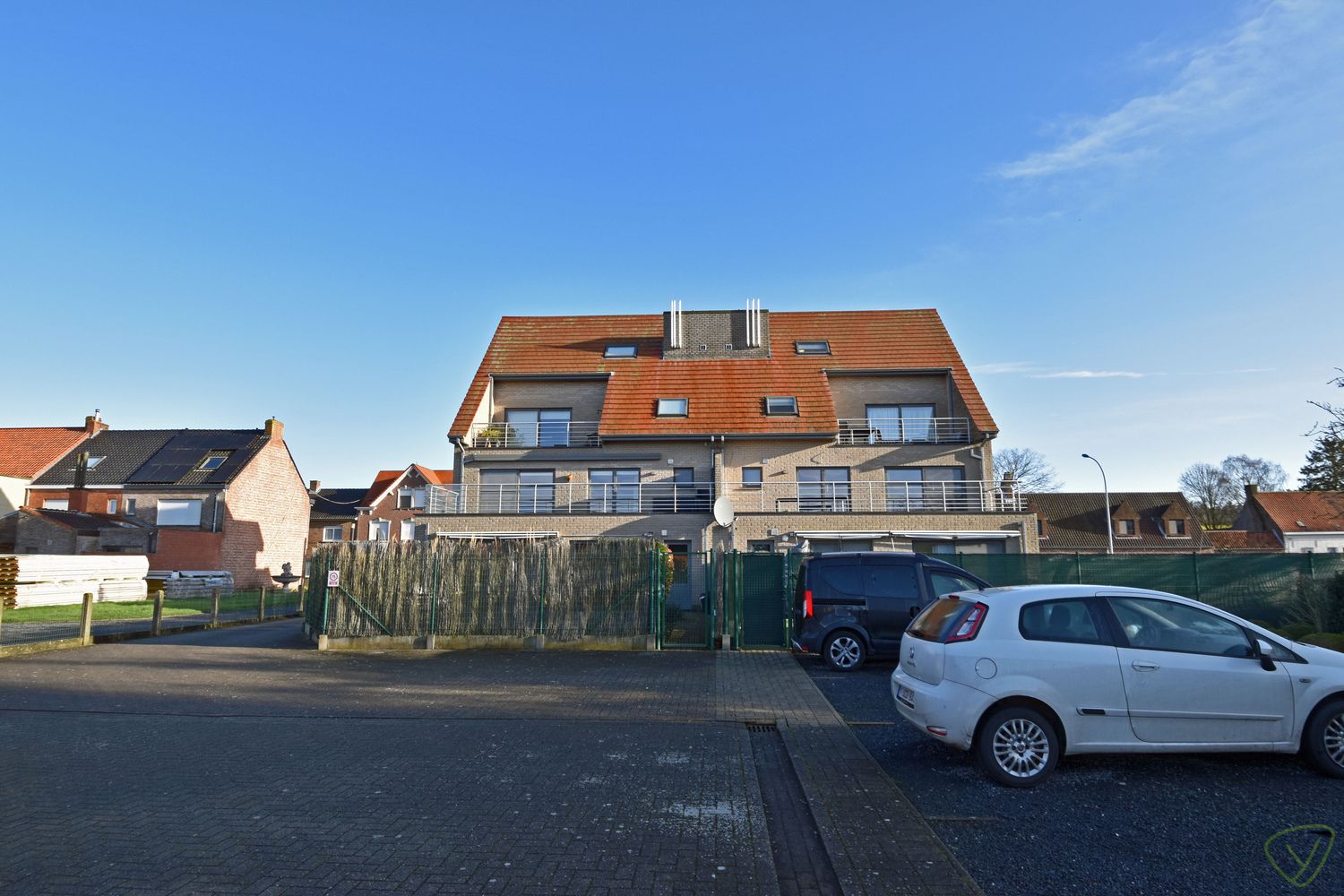 Zeer ruim duplex-appartement in de dorpskern van Sint-Laureins foto 16