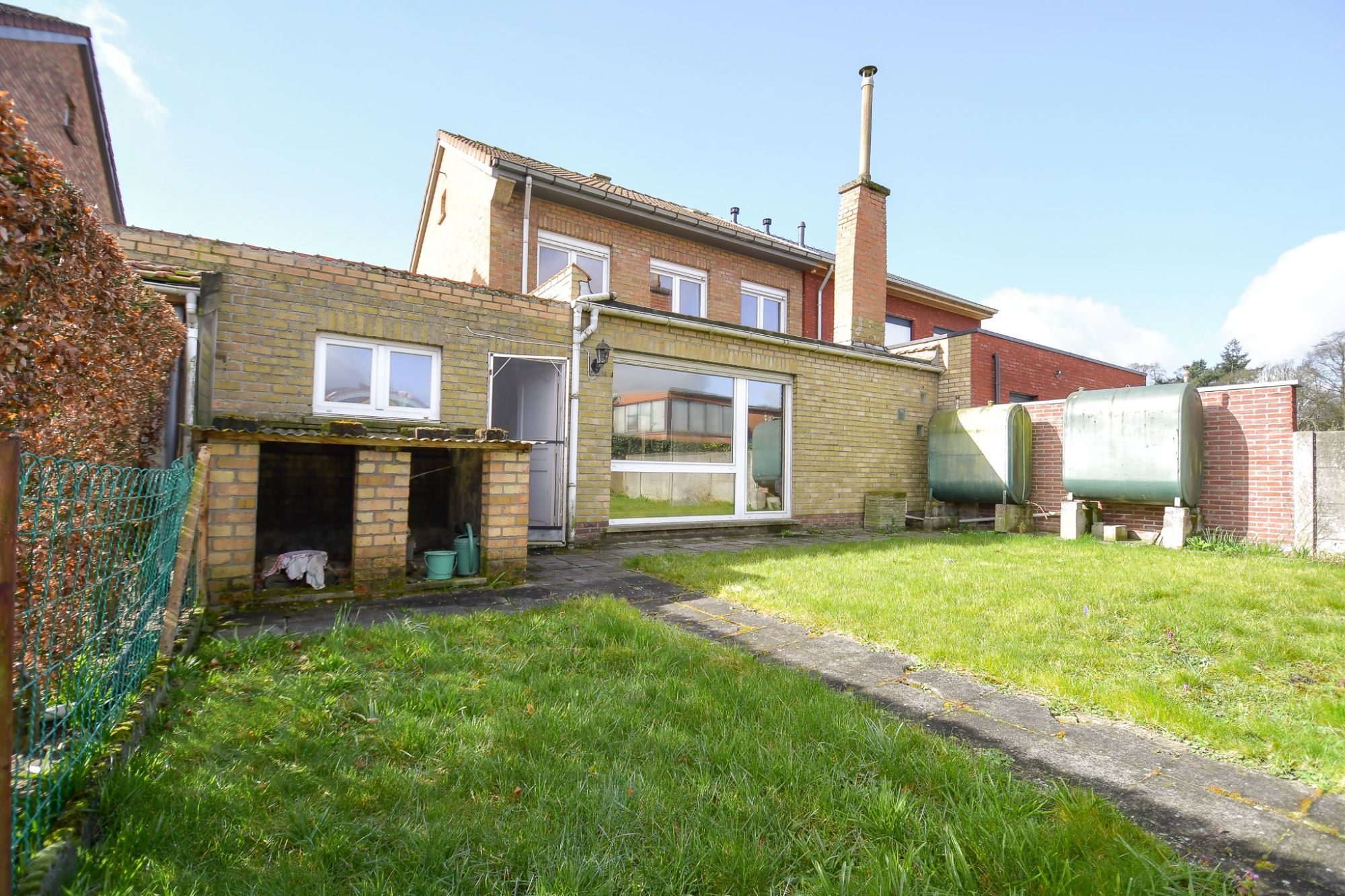 LICHTRIJKE WONING met  3 SLPK - GARAGE EN ZONNIGE TUIN foto 4