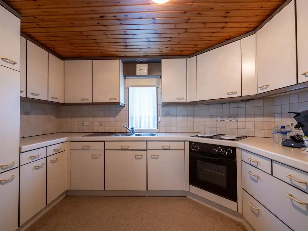 Te renoveren vrijstaande woning foto 18