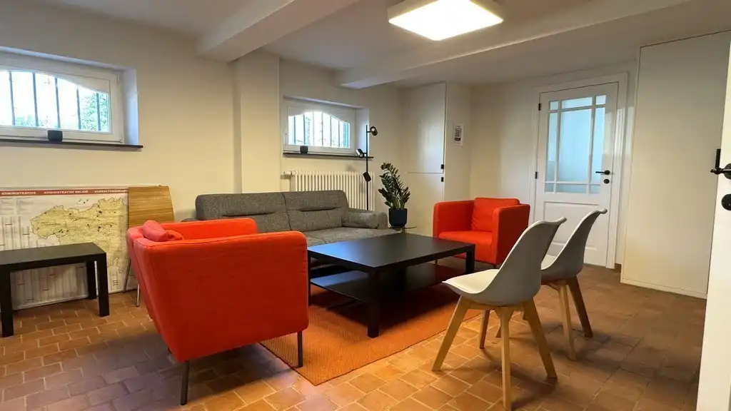 Gemeubelde kantoorruimte met diensten vlakbij het station van Mechelen foto 12